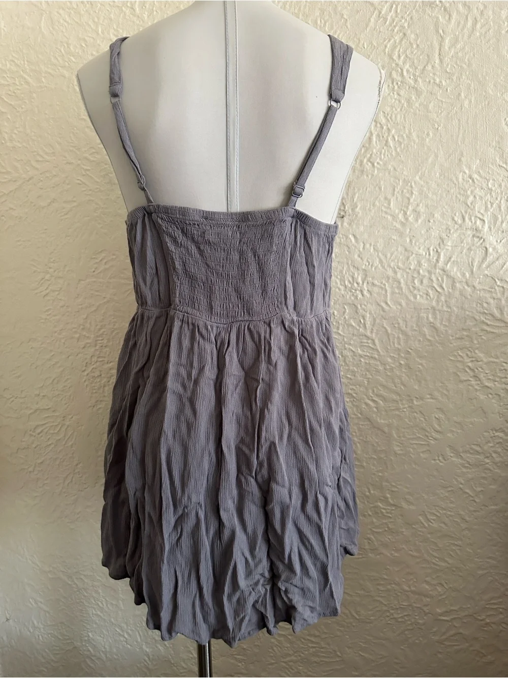 Torrid Light Gray Crinkle Gauze Coral Yellow White Embroidered Tank Top 0X - Picture 5 of 9